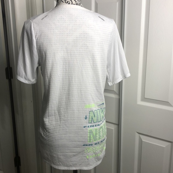 Nike Dri Fit Running LIghtweight White Top Short Sleeve S - Picture 3 of 5